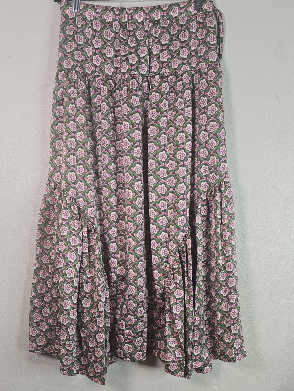 Tustello  Cassidy Seam Detail Floral Pink and Green Tiered Maxi Skirt Size M NWT